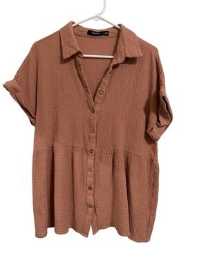 Doe & Rae Rust Button-Front Peplum Gauze Blouse